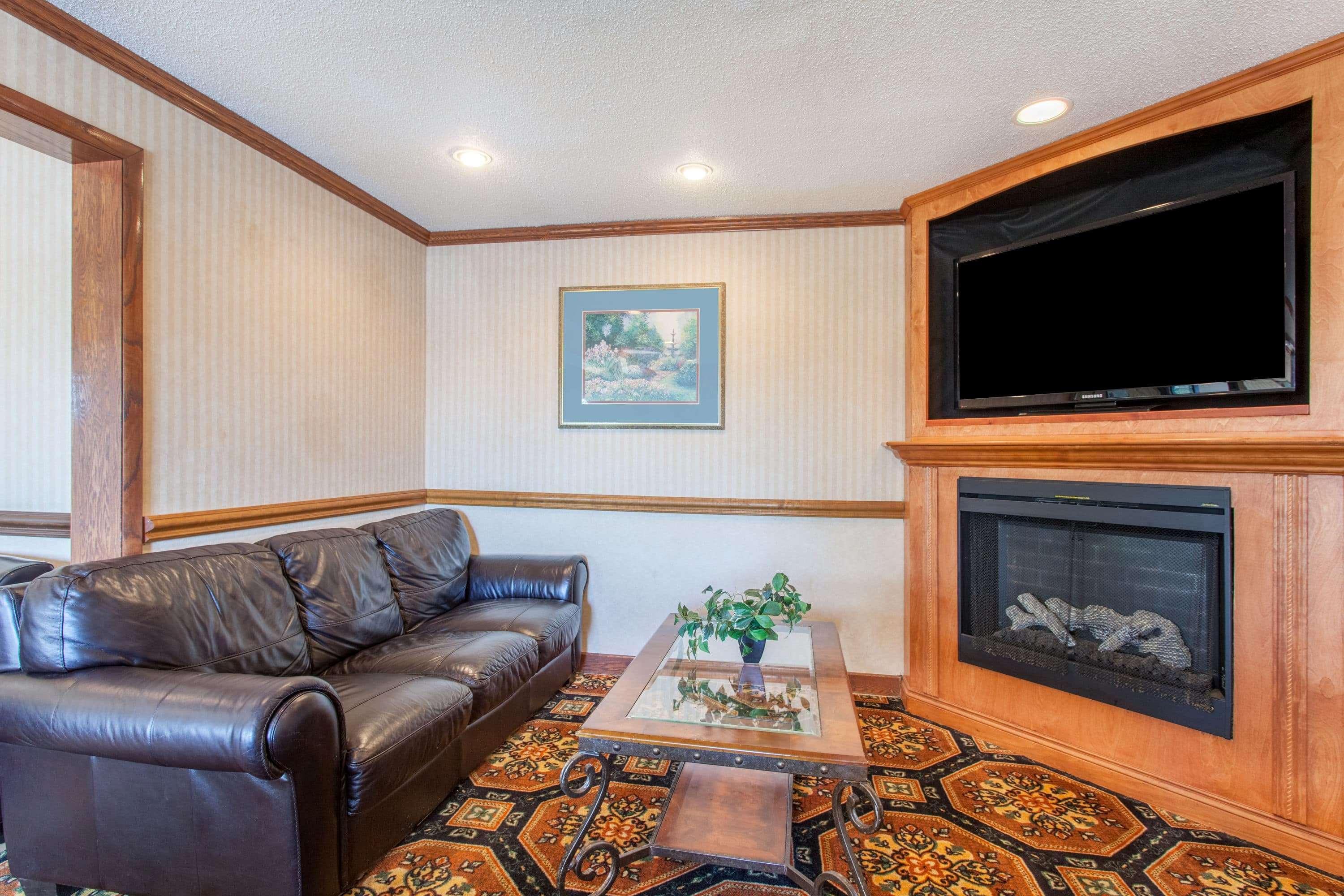 Baymont By Wyndham Detroit/Roseville Esterno foto
