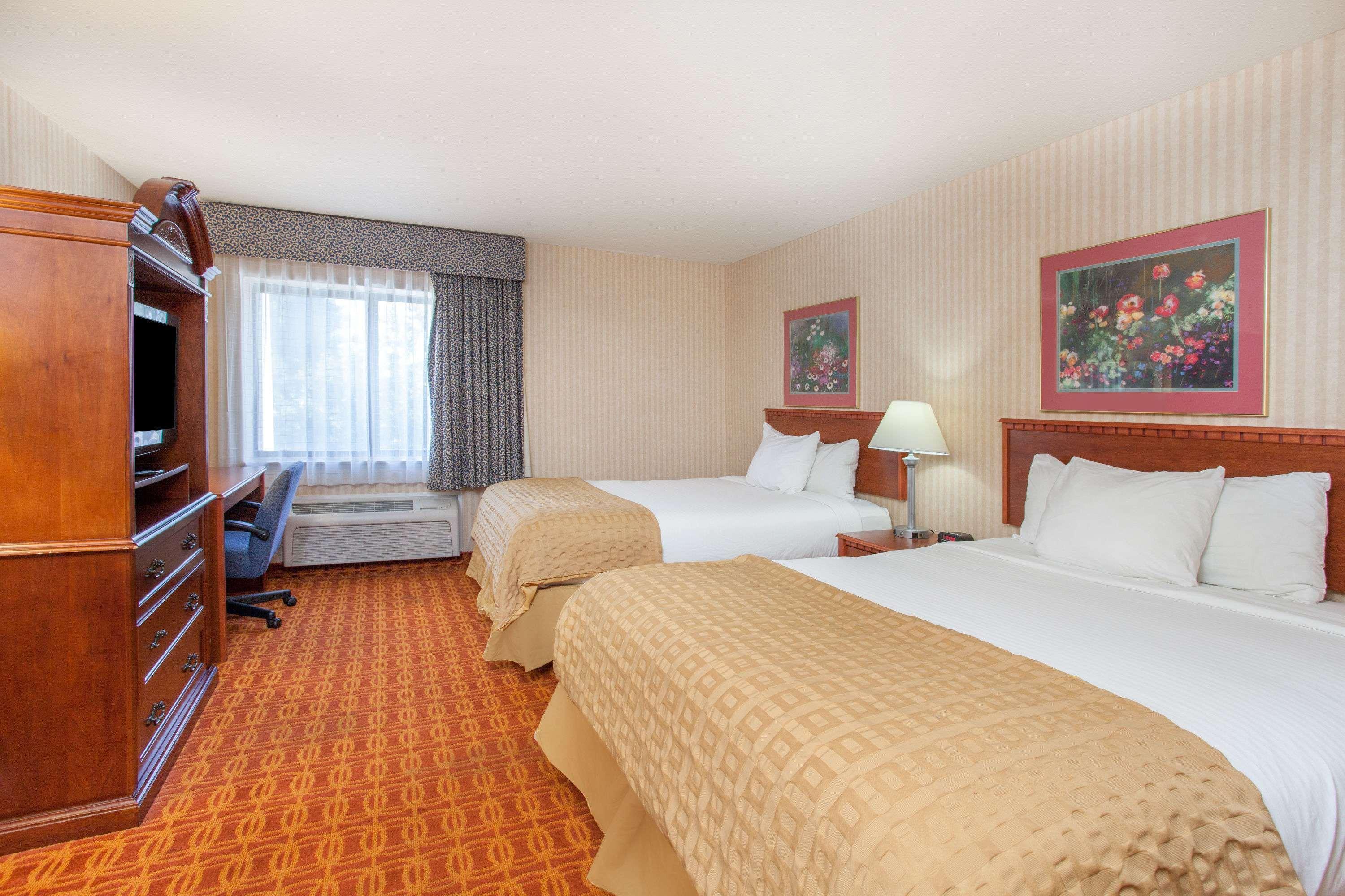 Baymont By Wyndham Detroit/Roseville Esterno foto
